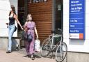 Customers using Tesco Metro in Norwich wearing their masks.
Byline: Sonya Duncan